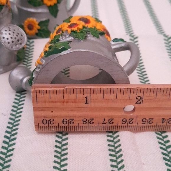Vintage Sunflower Watering Can Napkin Rings - Picture 4 of 6